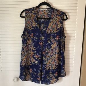 Gorgeous blouse with beautiful detail